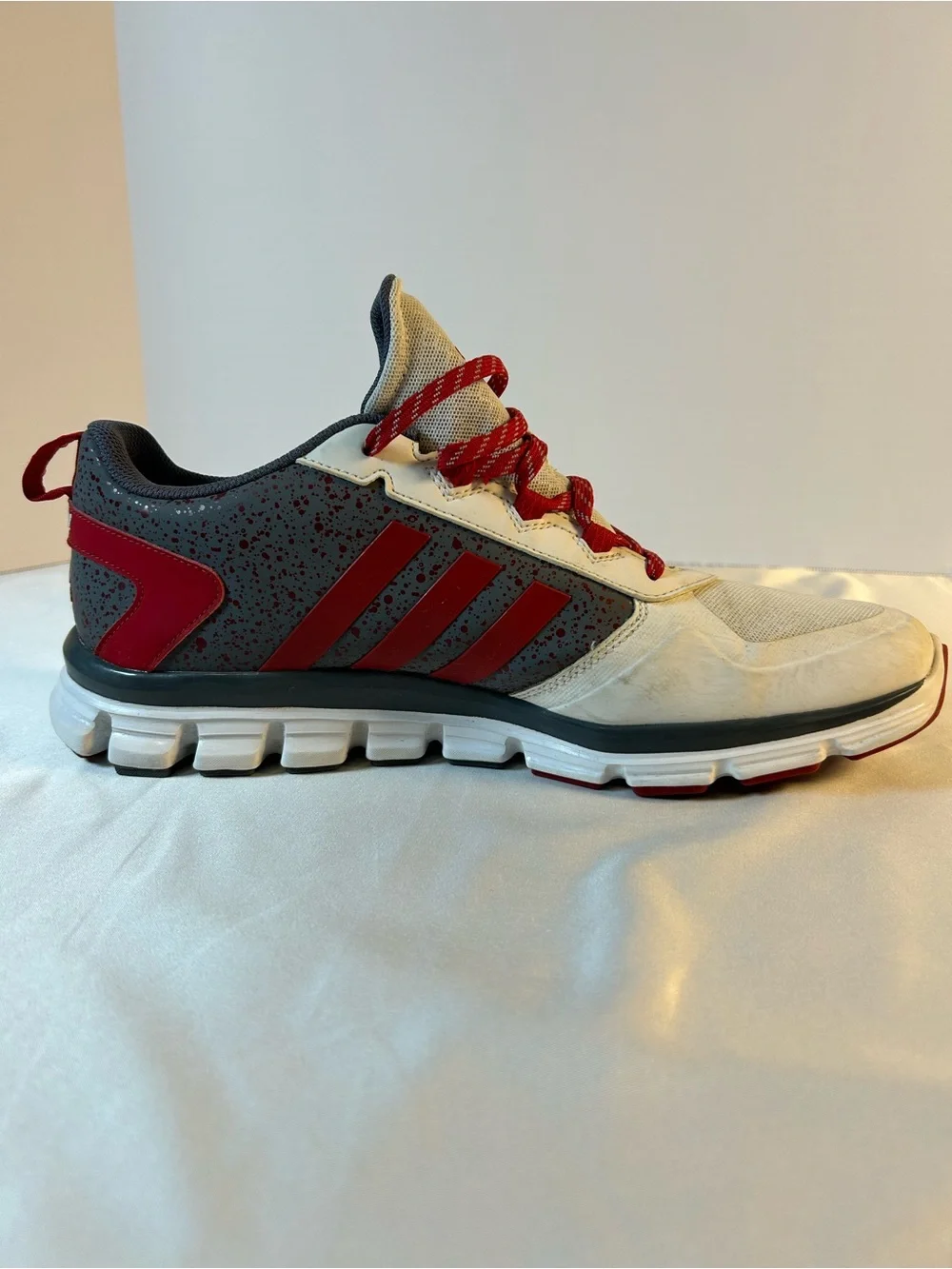 adidas MI Men’s Athletic Running Jogging Shoes Red White Gray Size 11.5